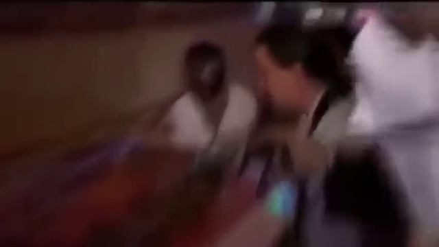 Я несу радость,а ты؟Я несу тортик! смотреть онлайн