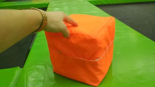 Кубик в чехле смотреть онлайн