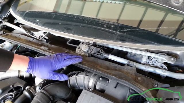 RENAULT CLIO 3 - How To Remove Front Wiper Motor / Linkage Assembly Wiper Arms Blades Removal смотреть онлайн