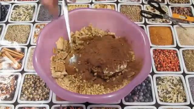 Вкусная сладкая колбаска из печенья и какао. без выпечки