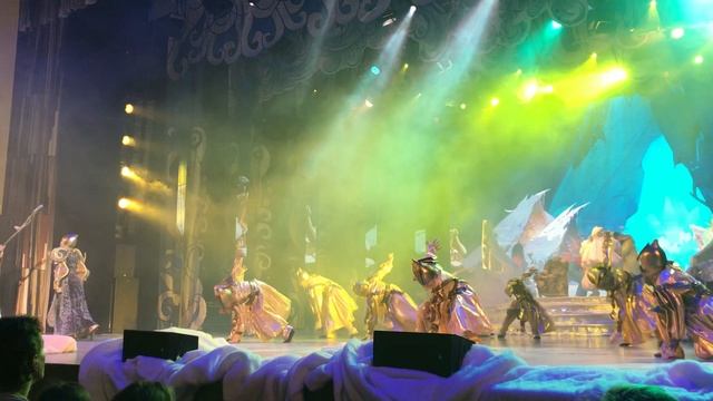 Башкирский танец повелителя пчел на новогоднем представлении