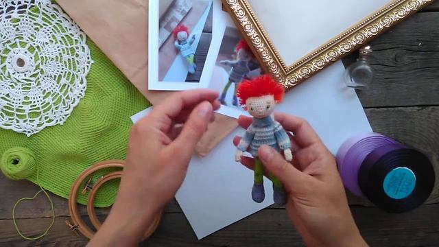 Каркасная вязаная кукла Мальчик Рыжик с собачкой. Обзор готовой работы. смотреть онлайн