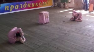 Наши маленькие гимнастки.Замечательное выступление!!
