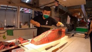 Cut 200 Giant Bluefin Tuna per Day. Taiwanese Seafood Market