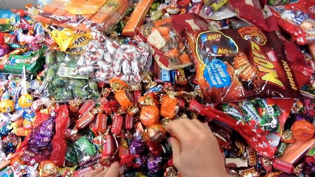 A Lot Of Color Candy and Sweets - Many Chocolate | Очень Много Разноцветных Конфет И Сладостей смотреть онлайн