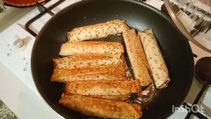 Быстрый завтрак из замороженных блинчиков с творогом и  изюмом