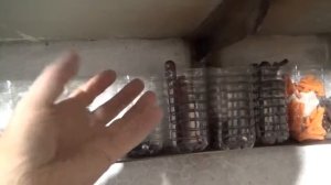 Удобная полка для мелочей в гараже.