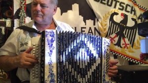 Полёт кондора "El Condor Pasa" на Шуйской гармони. Играет Сергей Замбровский ( Бавария - Германия )