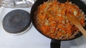 Спагетти с фаршем типа макароны по флотски, очень вкусно попробуйте, вам понравится!