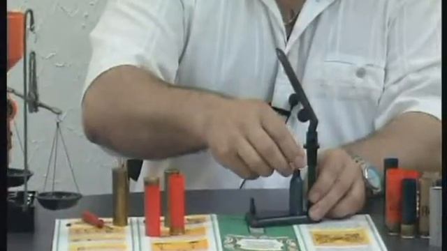 Энциклопедия начинающего охотника - Изготовление патронов смотреть онлайн