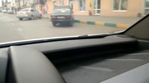 Сверчок в салоне Пежо партнер типи