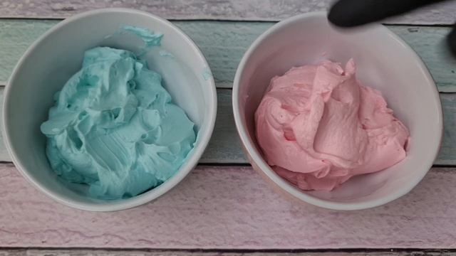 Как сделать гендерные капкейки для определения пола будущего ребёнка.