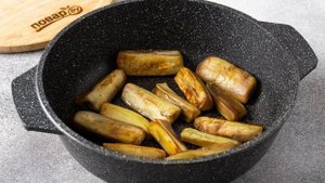 Баклажаны с зеленью и чесноком