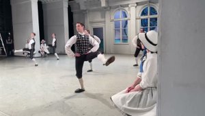 Андрей Арсеньев. Танец саботьеров из балета "Тщетная предосторожность".