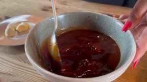 СВИННЫЕ РЁБРЫШКИ в КАРАМЕЛЬНОМ соевом медовом СОУСЕ на СКОВОРОДЕ КАК ПРИГОТОВИТЬ духовке казане ?