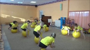 Сказка на фитболах.mp4