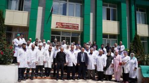 НАРОДНОМУ ГЕРОЮ ДАГЕСТАНА ГЛАВНОМУ ВРАЧУ ЧАРОДИНСКОЙ РАЙОННОЙ БОЛЬНИЦЫ РАМАЗАНОВУ КУРБАНУ   65 ЛЕТ