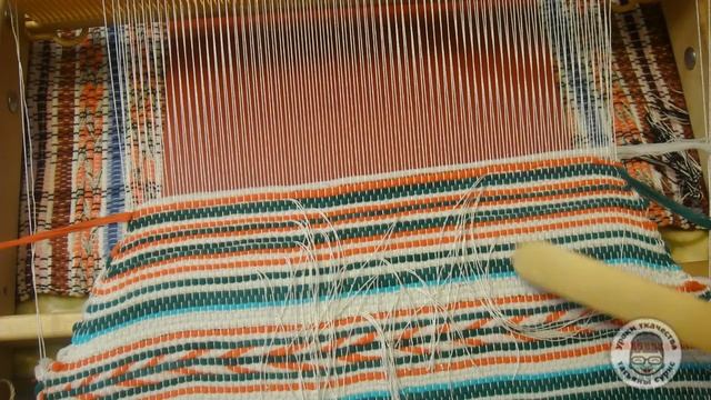 Треугольная тканая салфетка с овальными краями