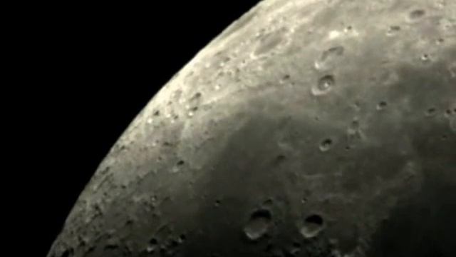 The Moon - a Hold- Celestron Astromaster 90EQ смотреть онлайн