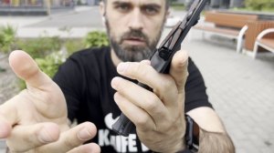 Клипса Ulti Clip на нескладных ножах в городе! Рассмотрим подробнее!