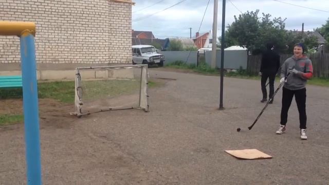 Жопорукий, шайба и ОКА... смотреть онлайн