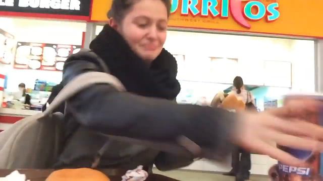 мне посрали в чизбургер смотреть онлайн