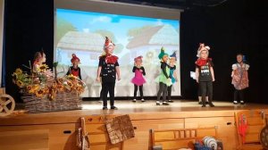 Петухи запели