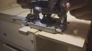 Направляющая шина для дисковой пилы из обрезков фанеры! Своими руками.