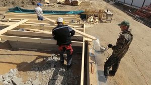 как быстро врезать укосины, MAKITA 5477NB в работе.
