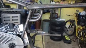 Самодельный мотоцикл с двигателем от мотоблока,ч3 маятники,ступици,рамы