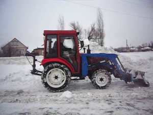 донг фенг 244 уборка весеннего снега