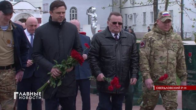 Губернатор Андрей Клычков вместе с главами муниципалитетов посадили "Деревья Победы".