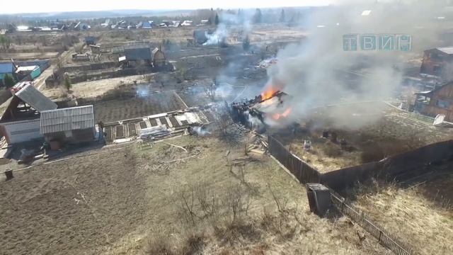 Жаркими оказались праздничные майские выходные для пожарных. смотреть онлайн