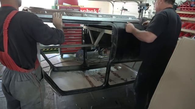 Classic Mini Body Repairs With M-Machine sills & Floor panels Part 5 смотреть онлайн
