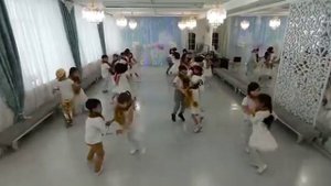 Новогодний флешмоб подготовительной группы "Золотой ключик"