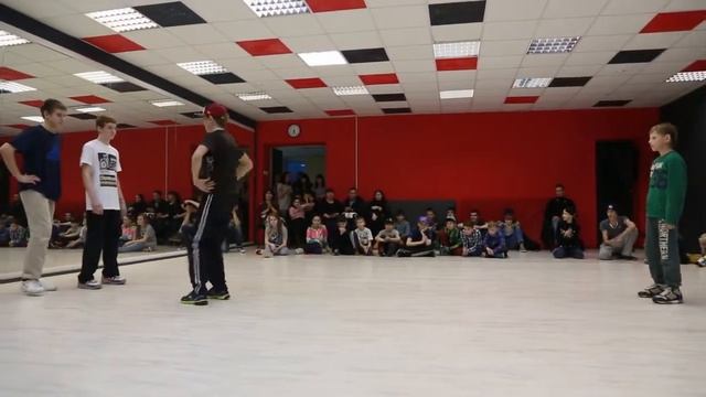 Раки в атаке VS Рома и Андрей - 1/8 B-boy 2x2 - Get Down 2014 смотреть онлайн