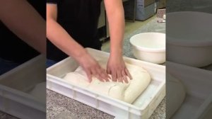 Римская пицца . Pizzarella. Работа с тестом .