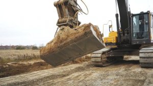 Удлиненное оборудование и планировочные ковши Решке Рус на строительстве дорог