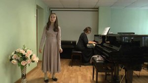 Зорина Анастасия, ДШИ №1,  Румынская народная песня «Перед зеркалом», Р. Шуман «Воскресный день».