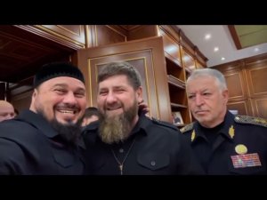 После совещания Главы ЧР Абузайд Висмурадов сделал селфи-видео с Рамзаном Кадыровым