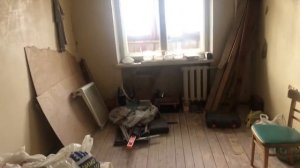 Начал снимать стяжку на балконе