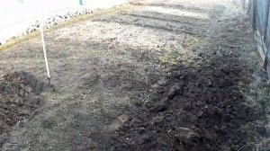 Обустройство площадки под автомобиль возле дома (часть I)