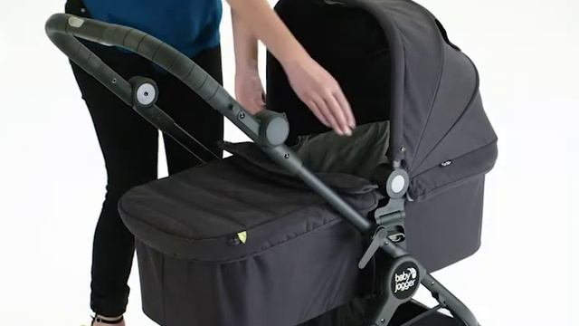 Baby Jogger city tour LUX - Babywanne einsetzen und falten смотреть онлайн