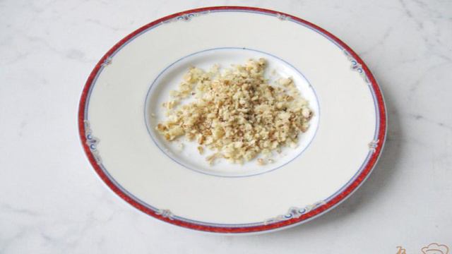 Лёгкий салат из сельдерея с яблоком и йогуртом