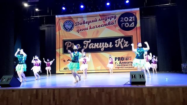 Центр Детского творчества Ансамбль СПОРТИВНОГО бального танца Мечта. Танец "Карантин Латина " смотреть онлайн