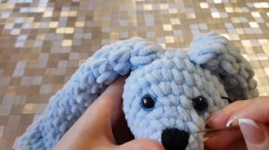 Как оформить мордочку вязаной игрушке ♡ Вышиваем носик и реснички.