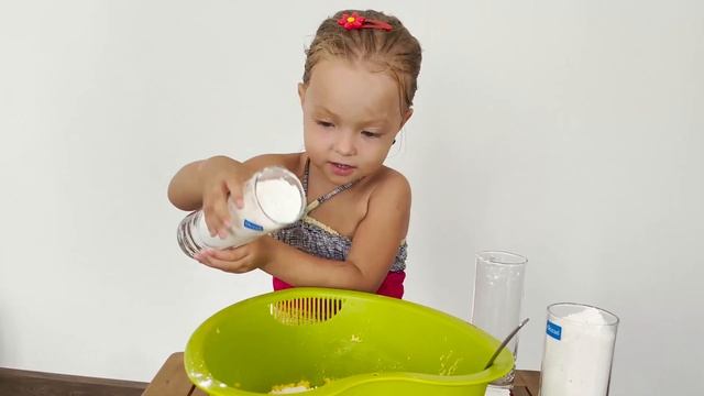 Как приготовить песочный торт?