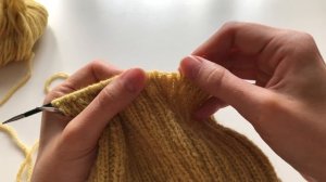 Мастер-класс ? Простая шапка спицами резинкой 2* 2 с красивой макушкой ? красивые убавки в резинке