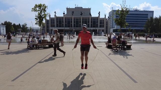 Папа с детьми зажигают в Ижевске. Челябинская скакалка в Удмуртии смотреть онлайн