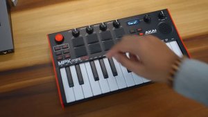Akai MPK Mini PLAY mk3 Review + Sound Demo